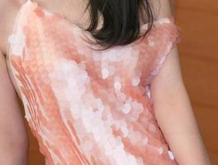 青豆客 – 黑与白的调和——汪佩妮Penny图册，感觉能引发一次元色觉革命，快来凑个热闹吧！
