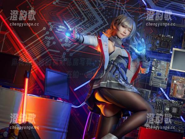 麻花麻花酱的视频私房写真，这逆兔女郎根本不应该存在的…魔性无限。